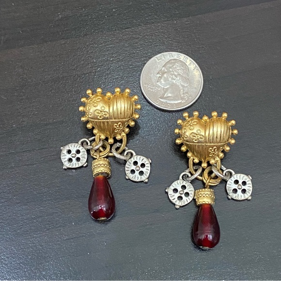 Vintage ARIZONA Jeans Co. Gold-tone Heart Beaded Drop Earrings - Picture 6 of 13